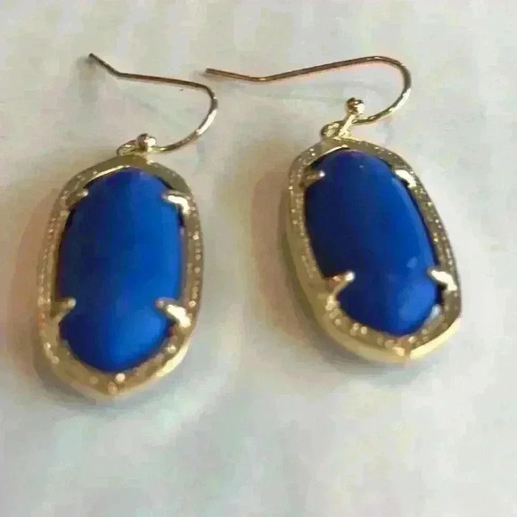Macy’s new Earrings in navy - Picture 3 of 4